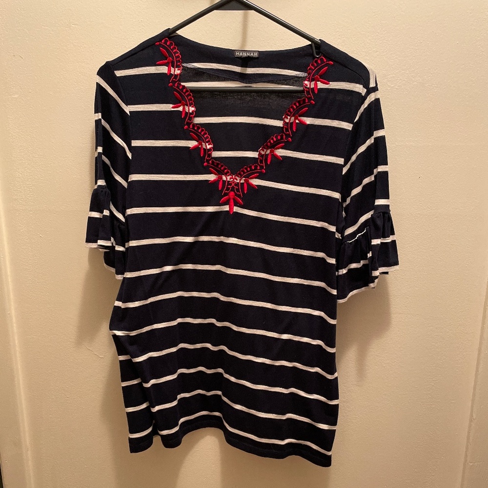 Hannah size medium top -vgc